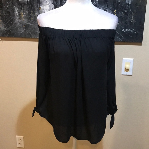 Express Off the Shoulder Rounded Hem 3/4 Tie Sleeve Top-Size L - Picture 1 of 7